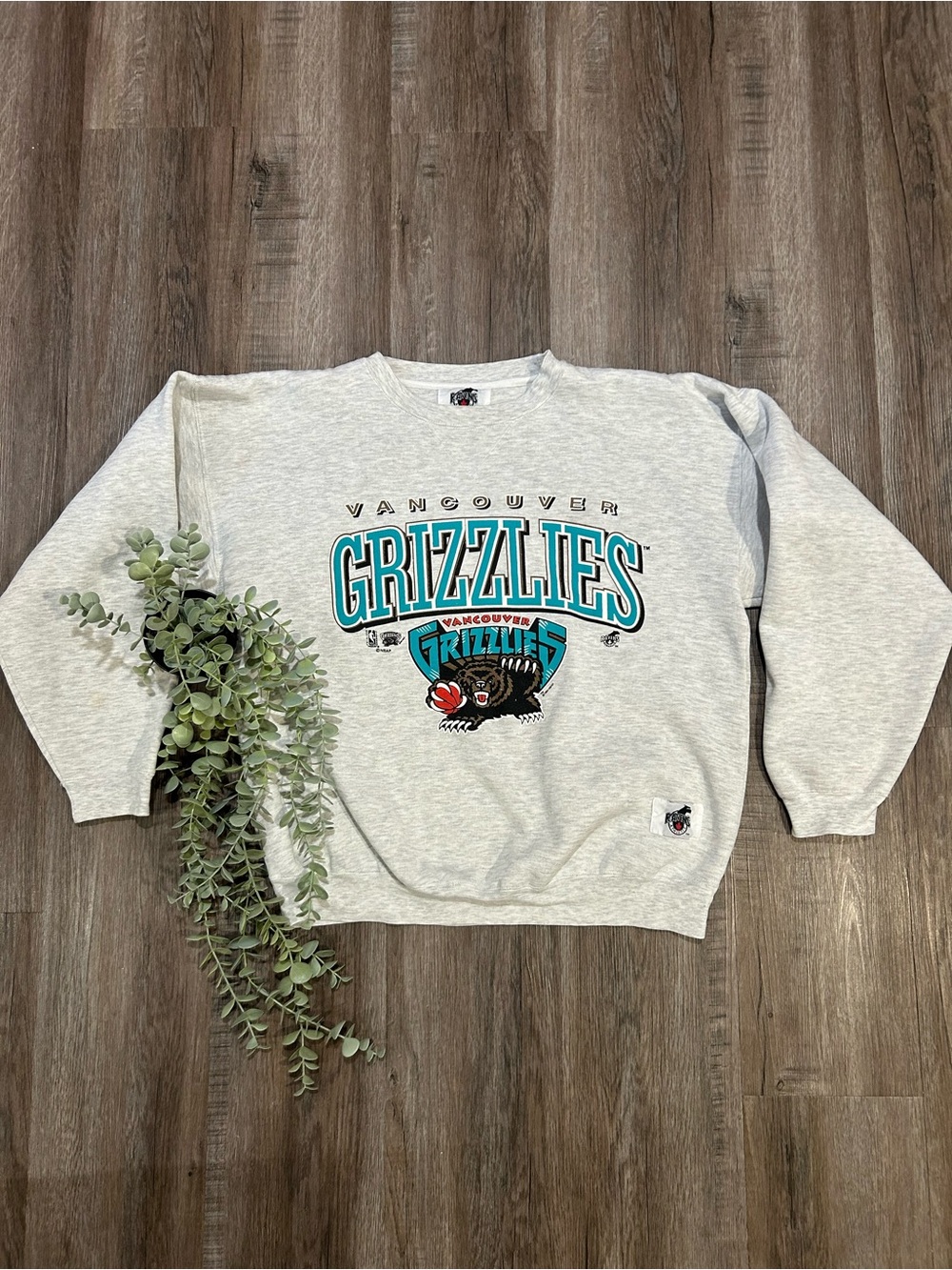 Vintage Vancouver Grizzlies NBA Crewneck Sweatshirt Light Heather Gray Oversized